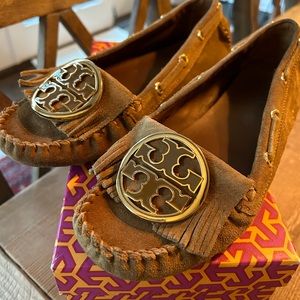 Beautiful suede Tory Burch Flats.